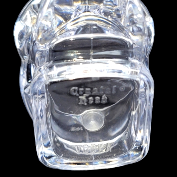 NEW 4"CRYSTAL HEAD" VODKA SKULL PLASTIC SHOT GLASSES - Picture 6 of 8